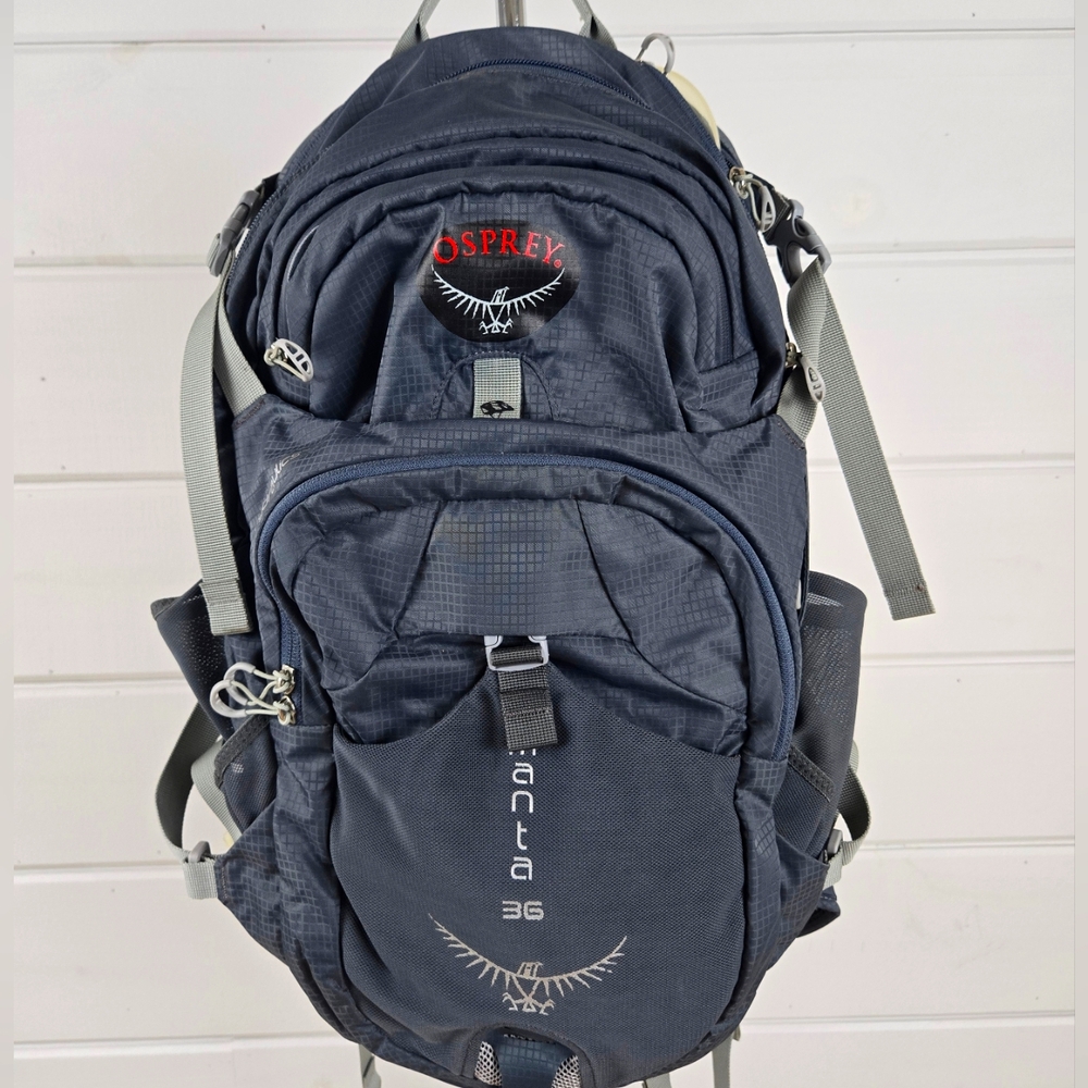 Osprey Dark Blue Backpack for Men Manta 36 Brand New With Bladder